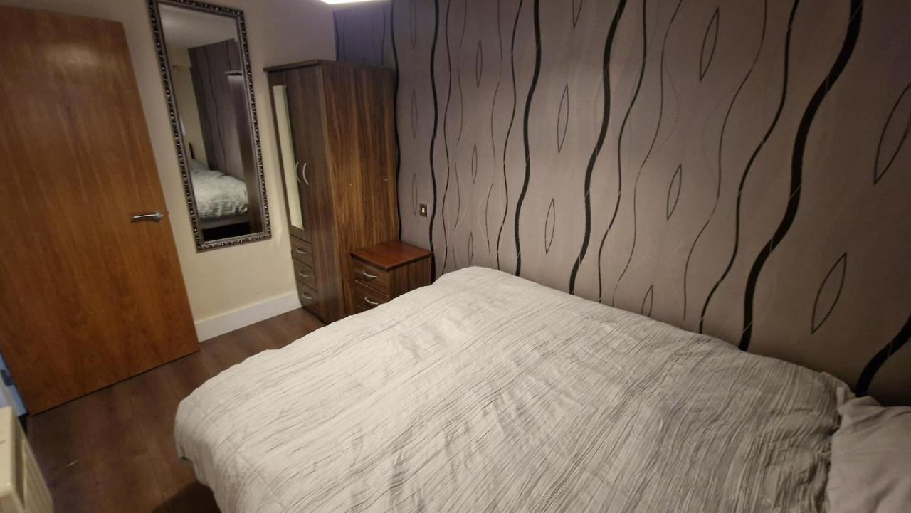 Two Bedroom Apartment, Birmingham City Centre B1 Bagian luar foto