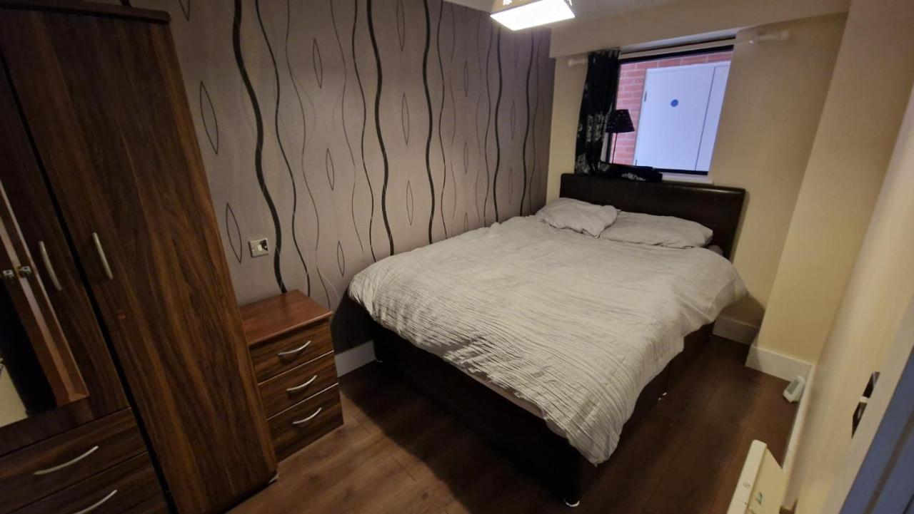 Two Bedroom Apartment, Birmingham City Centre B1 Bagian luar foto