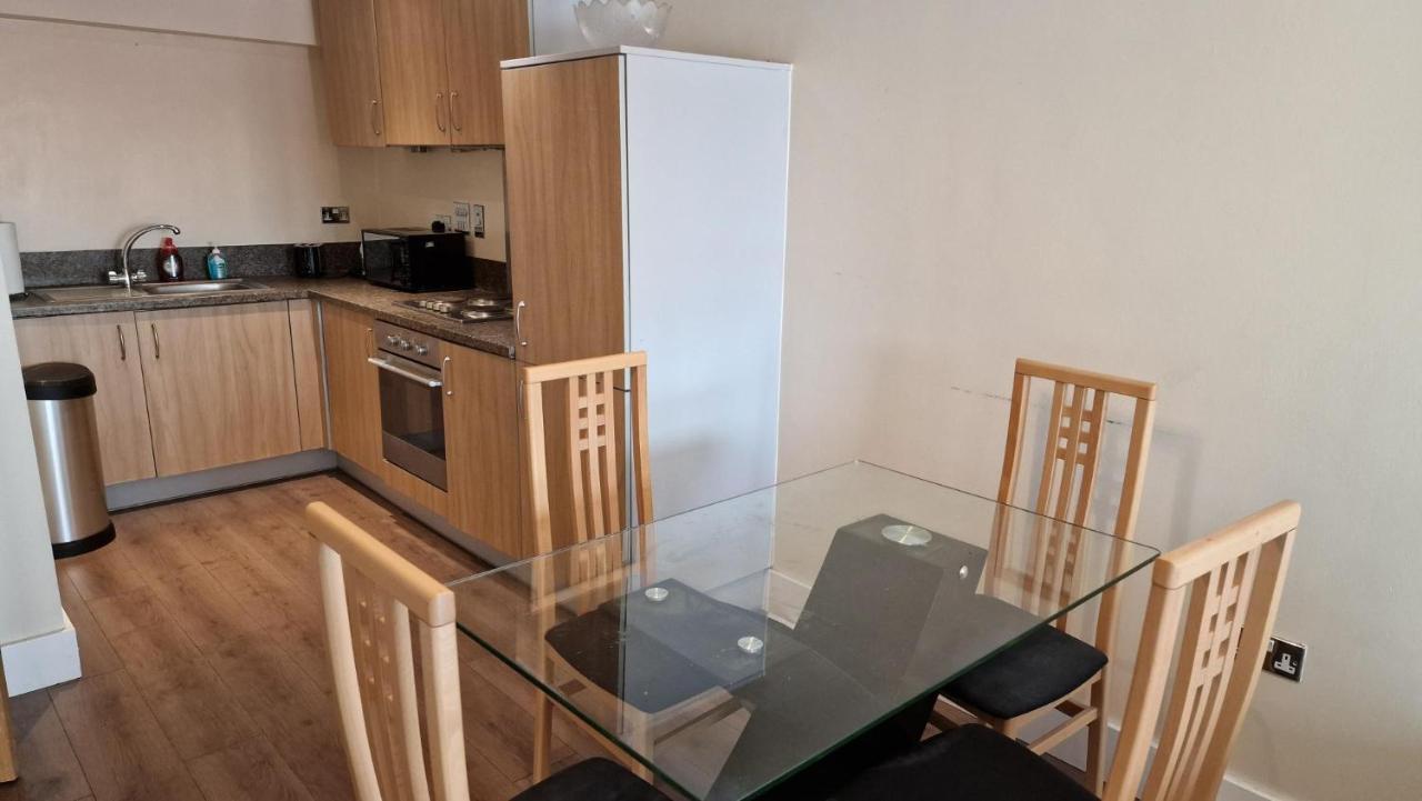 Two Bedroom Apartment, Birmingham City Centre B1 Bagian luar foto