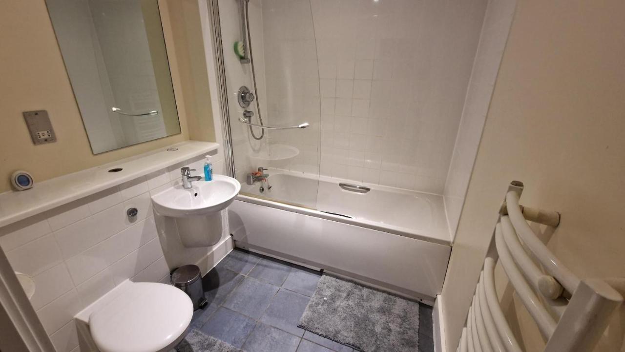 Two Bedroom Apartment, Birmingham City Centre B1 Bagian luar foto